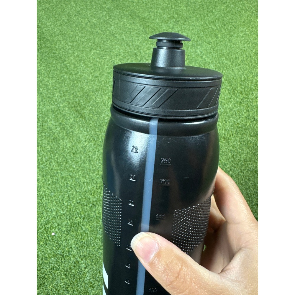 Adidas‎ 26 oz Black Sport Water Bottle Squeeze Top BPA Free Gym "NEW NEVER USED" - Picture 4 of 4